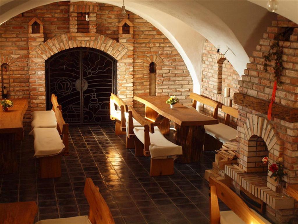 Penzion a Restaurace Vinařství Přítluky Exteriér fotografie