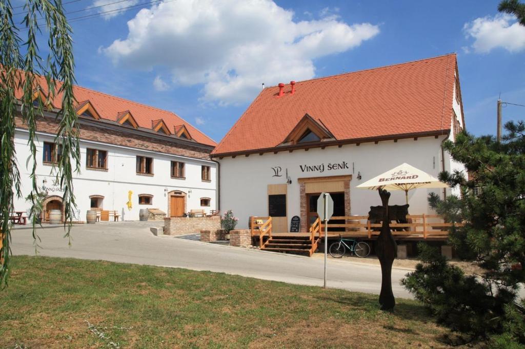 Penzion a Restaurace Vinařství Přítluky Exteriér fotografie